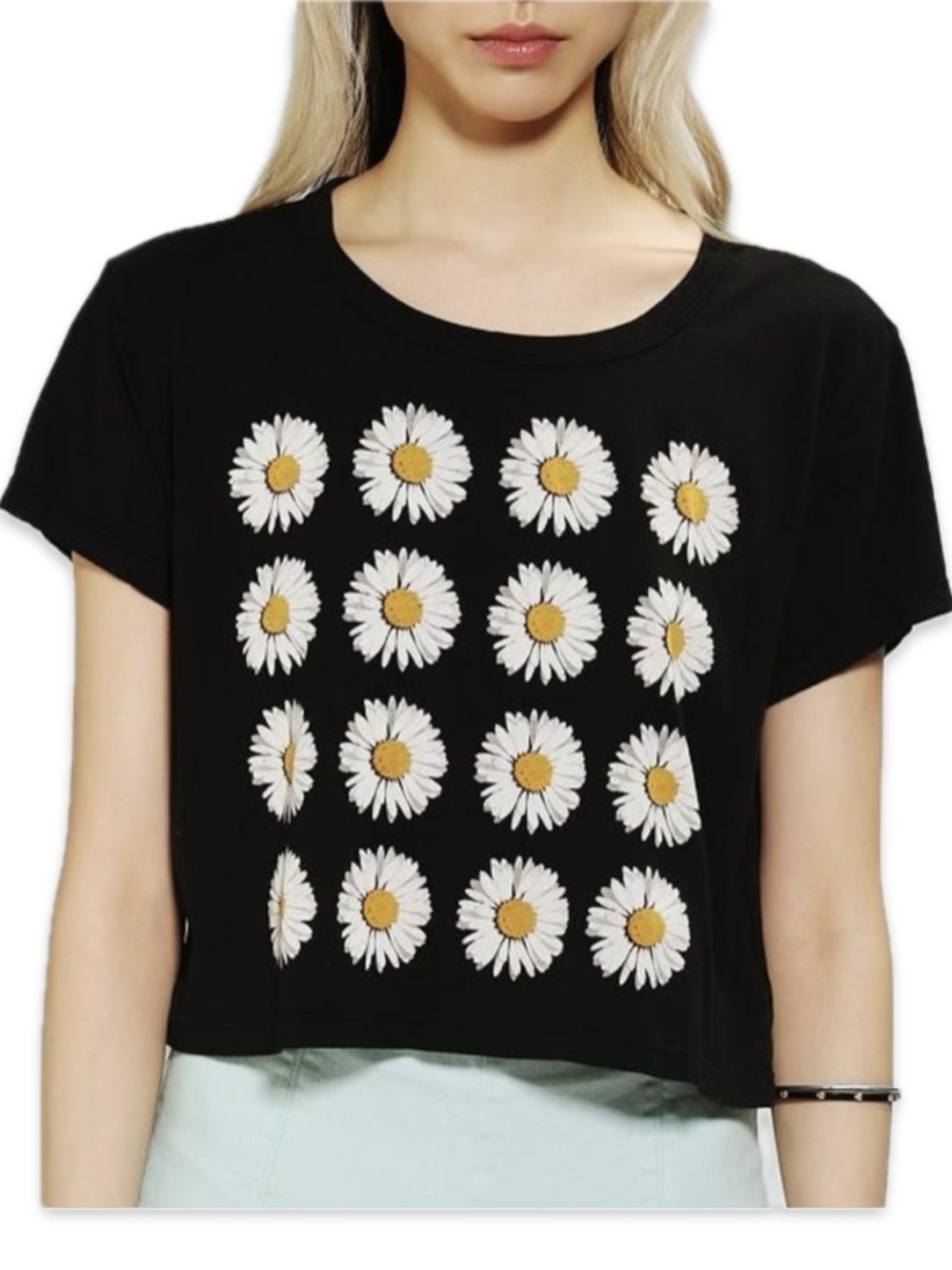 Truly Madly Deeply Black Daisy Crop Top Graphic Tee Urban Outfitters Medium